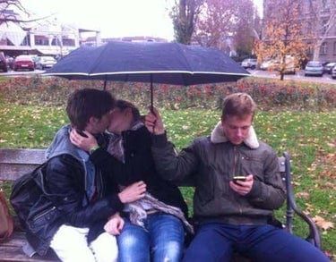 25 Hilarious Third Wheel Photos Of People Who Are Destined To Die Alone