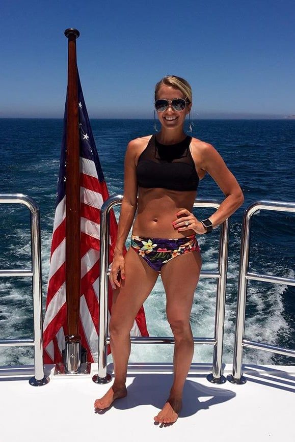 7 Carrie Underwood Swimsuits That Give The Triangle Bikini A