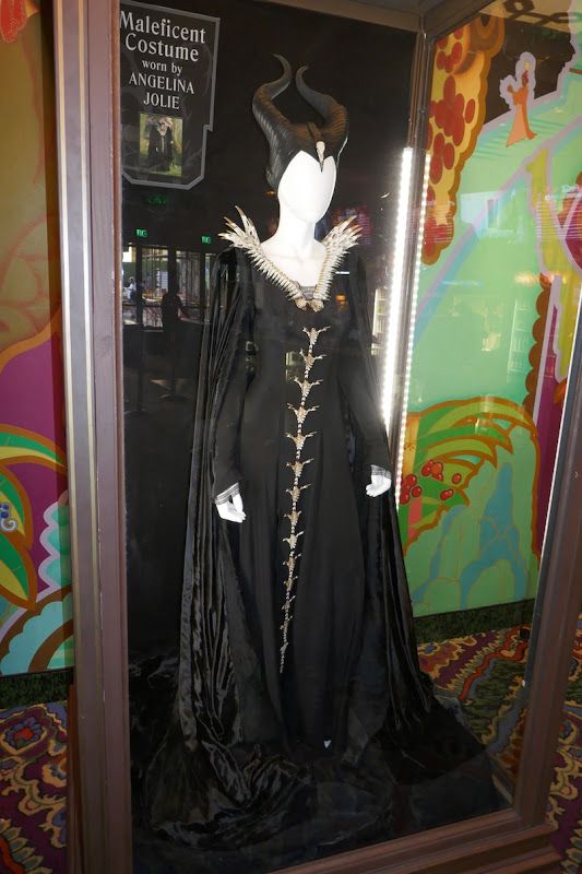 Angelina Jolie And Elle Fanning Costumes From Maleficent Mistress Of