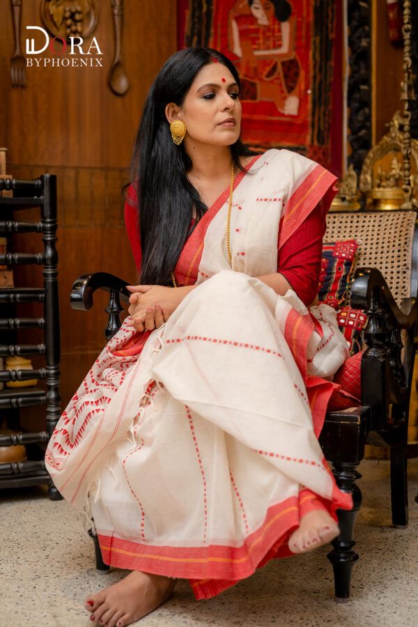 Ashtami Laal Paar Saree , Handwoven Begumpuri Cotton | Dora