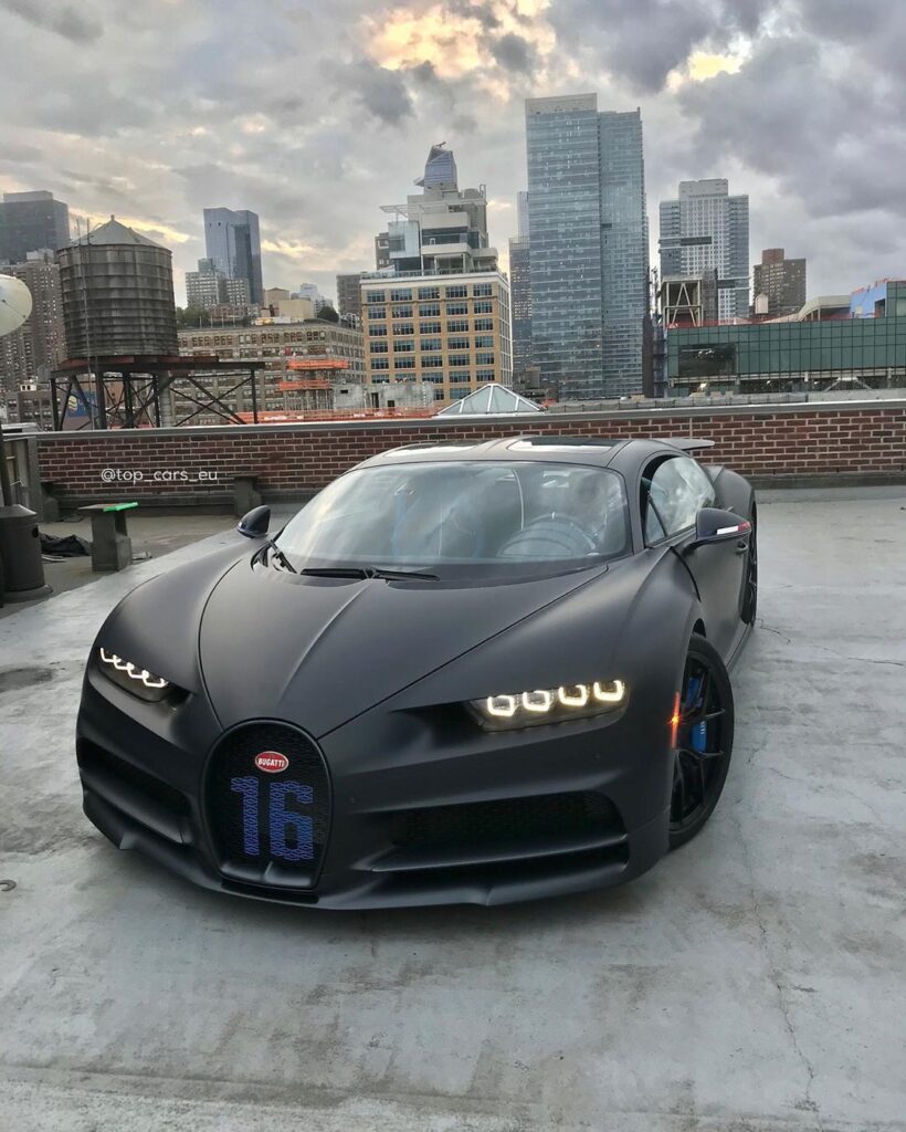 Bugatti Chiron Nero