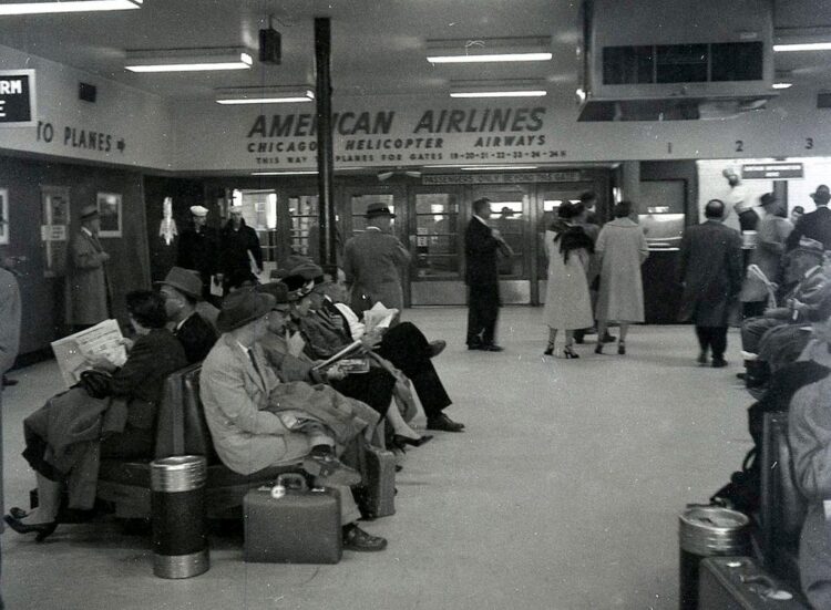 Chicago Midway Airport - American Airlines - Waiting Area