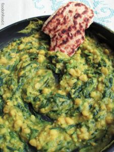 Dhal indiano di fave secche e spinaci , ricetta con fave secche HD Wallpaper