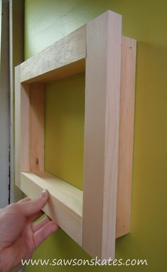 Easy DIY Picture Frame (Without Complicated Cuts) | Saws on Skates®