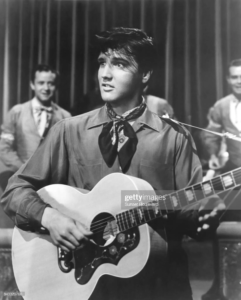 Elvis Presley on the set of ‘King Creole’ directed by Michael Curtis HD Wallpaper
