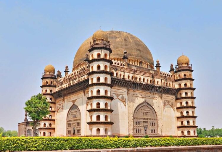 Gol Gumbaz, Bijapur | Images, History, Architecture &Amp; Information