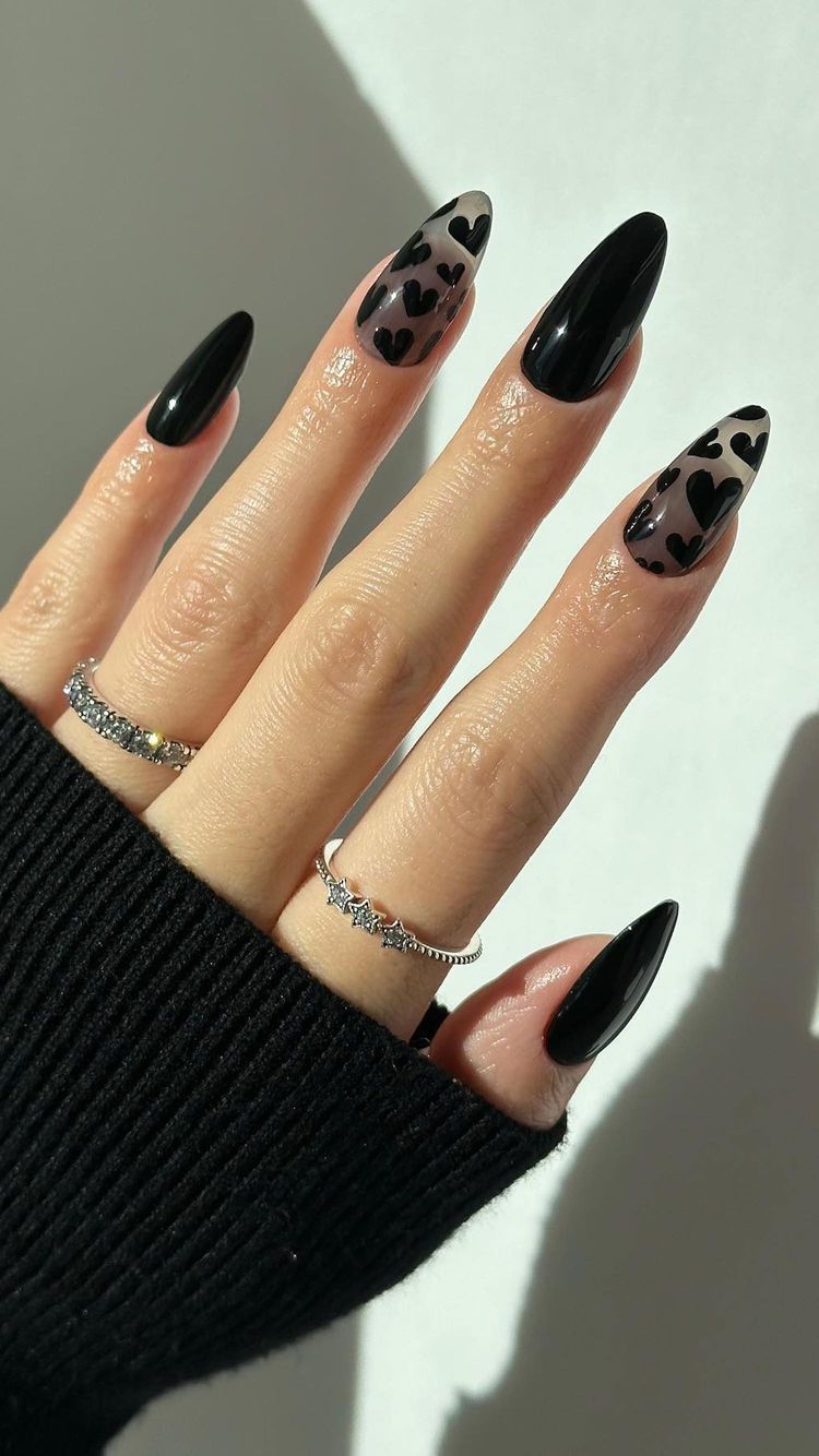 Gothic Valentine Nails Are the Ironic Trend for V,Day Haters
