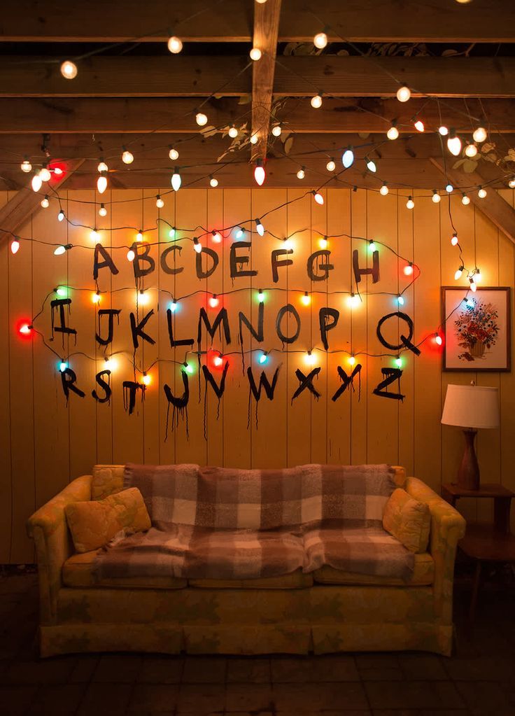 How To Throw A Stranger Things Viewing Party - Lay Baby Lay