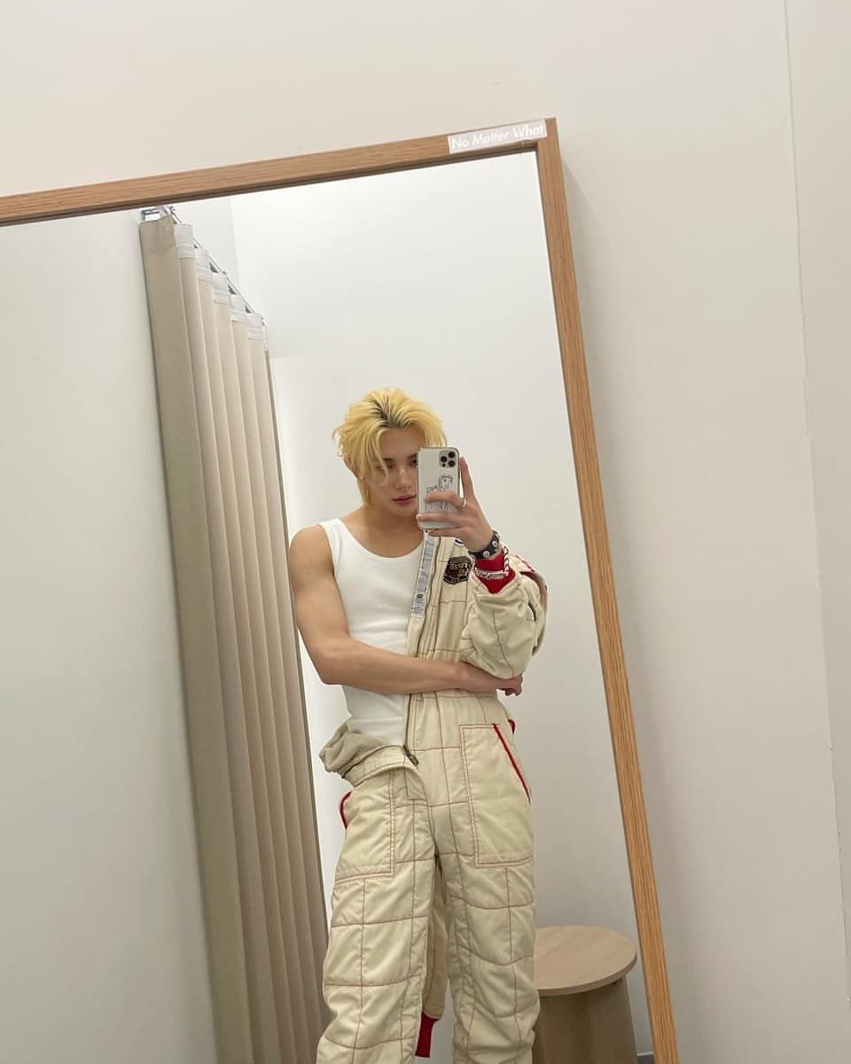 [Hyunjin Instagram update 01/21/22]