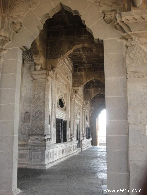 Inner View Of Gol Gumbaz Images