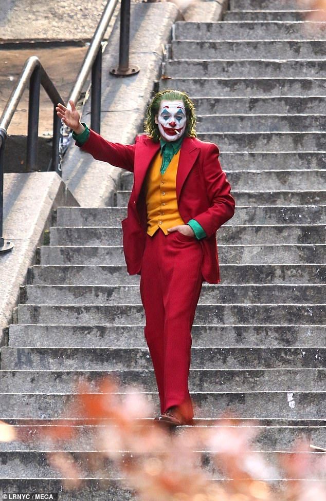 Joaquin Phoenix Offers One Final Glimpse Of The Joker On Set