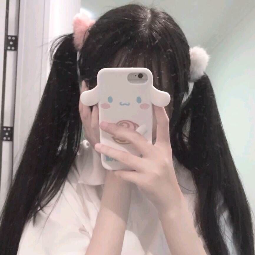 Kawaii cinnamoroll phone case selfie