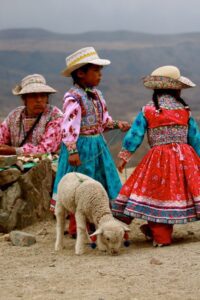 Local girl, Sacred Valley, Peru HD Wallpaper