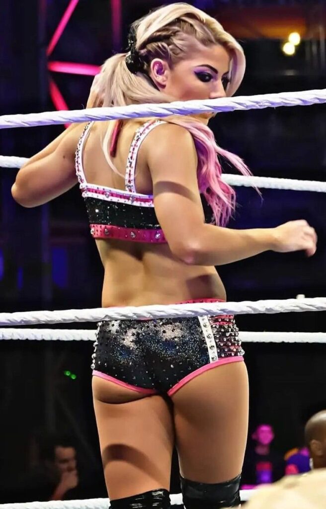 Look Out Alexa Bliss!😍🍑😍