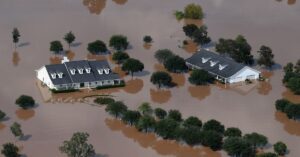 Sluggish U,S. flood buyback programs, rising waters, threaten homeowners HD Wallpaper
