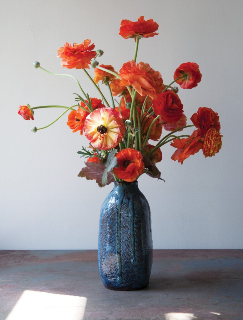 Stunning Painterly Floral Arrangements To Inspire Your Spring Bouquets Images