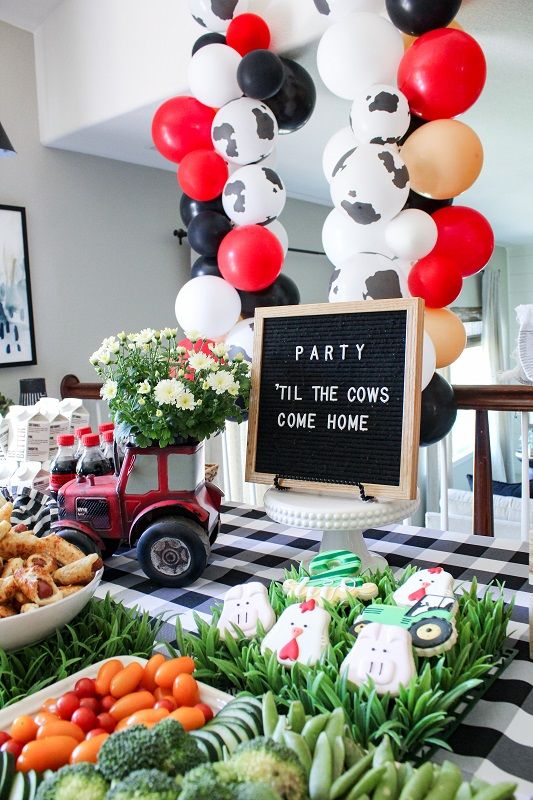 The Cutest Farm Themed 2Nd Birthday Party Birthday Party Ideas