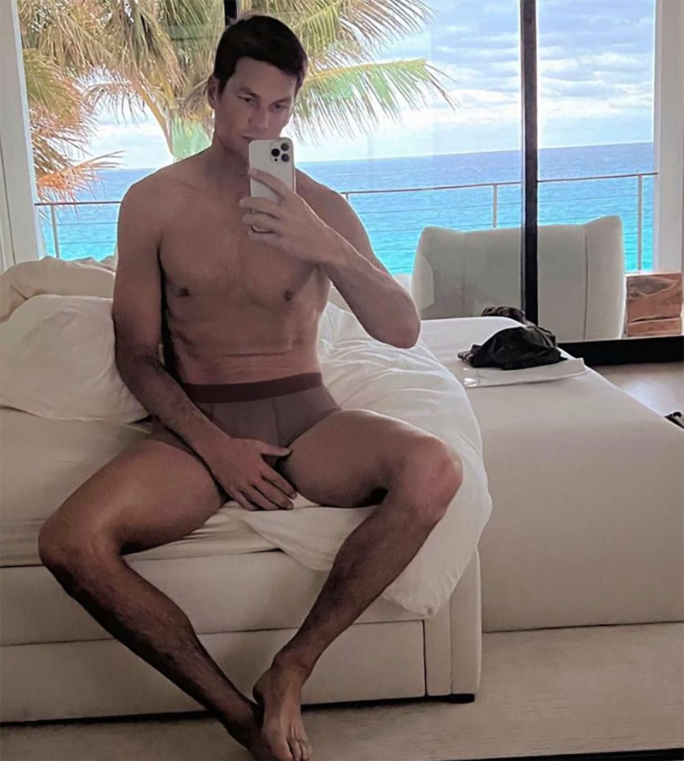 Tom Brady strips down for underwear selfie after NFL retirement