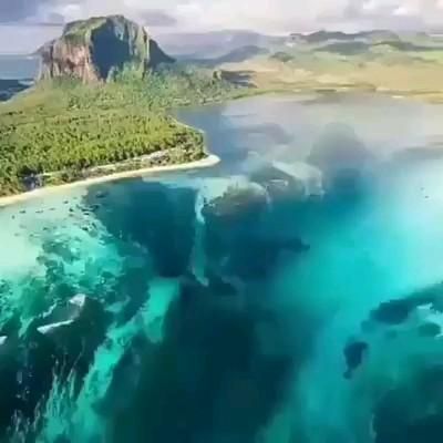 Underwater Waterfall Mauritius