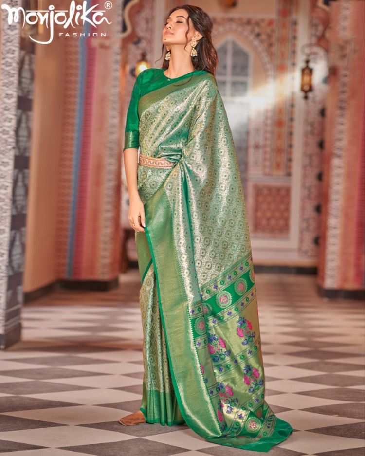 Women's Green color Kanjiwaram Silk Zari Woven Saree With Unstitched Blouse Piec