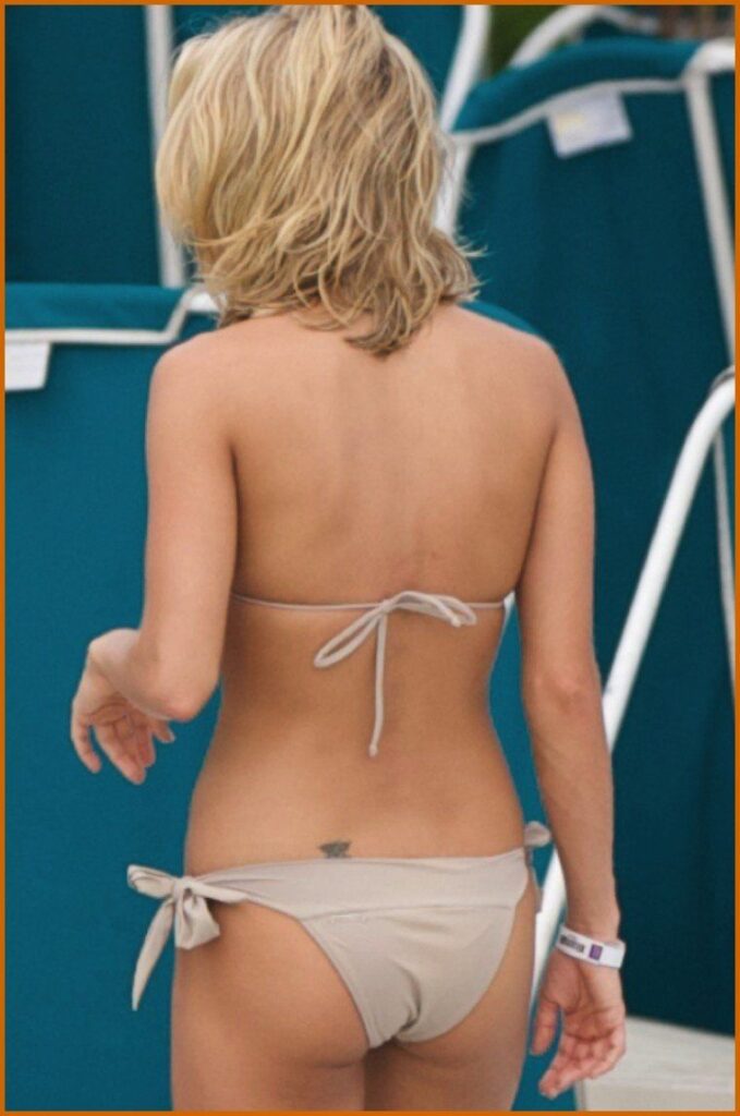 Carrie Underwood Bikini Top Falls Off