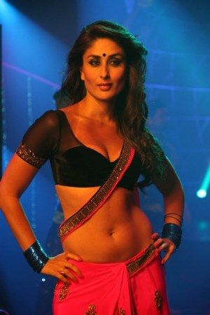 Kareena Kapoor Hot Navel Show From Movie Heroine 5
