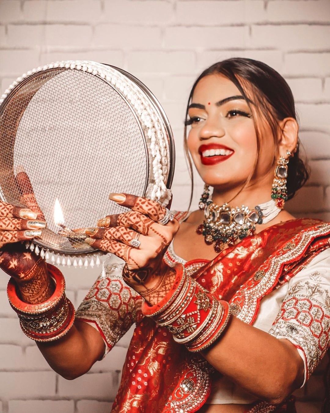 karwa chauth special photoshoot poses ideas for women