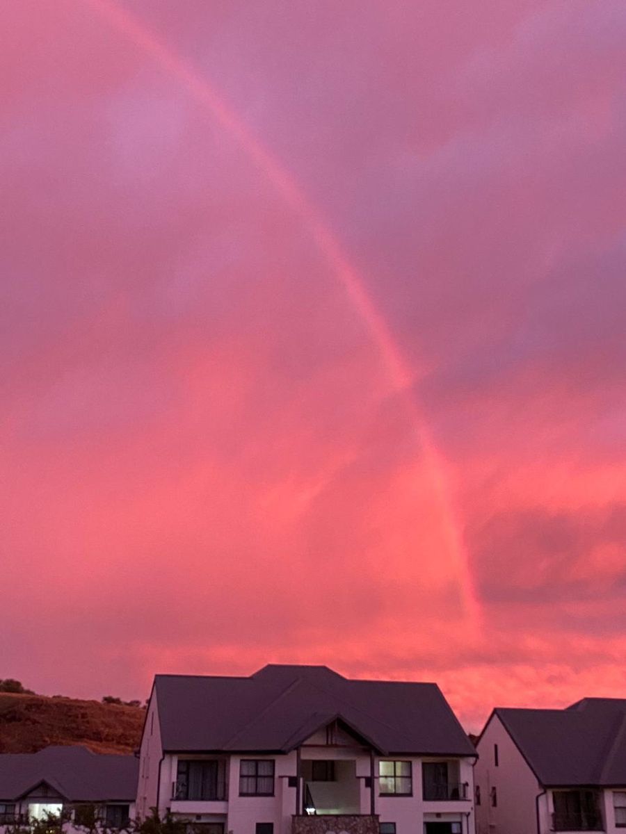 pink skies and rainbows 🌈💖